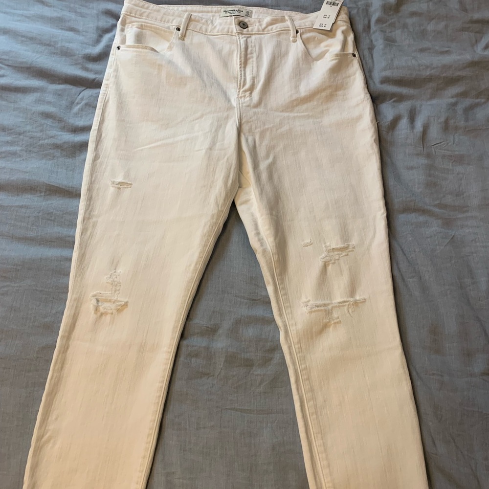 A&F high rise skinny ankle jeans white
